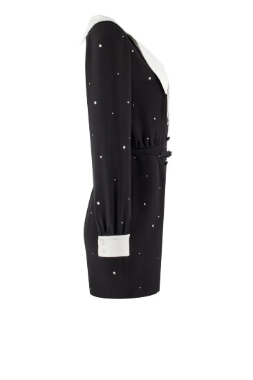 Short dress with hand-embroidered crystals and detachable collar, detachable belt, crystal buckle